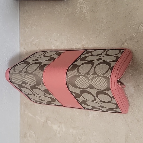 Wallet - Picture 6 of 11